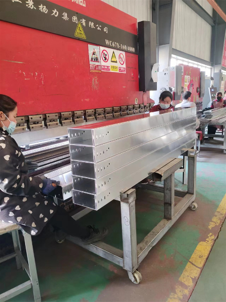 铝合金电缆桥架